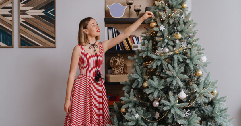 Décorez votre sapin de Noël sans stress : 5 conseils pratiques